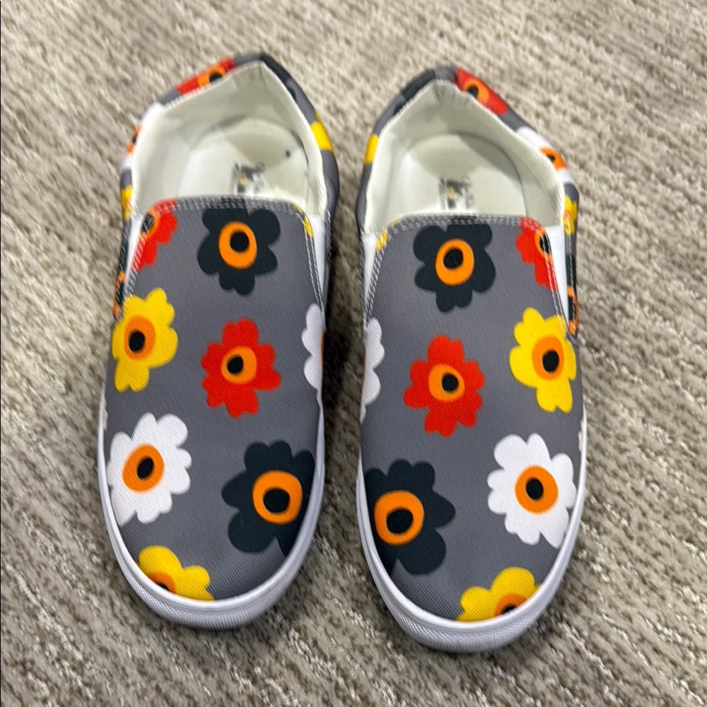 Canvas Floral Slip-On Woman’s Shoes Size 41 / 9.5